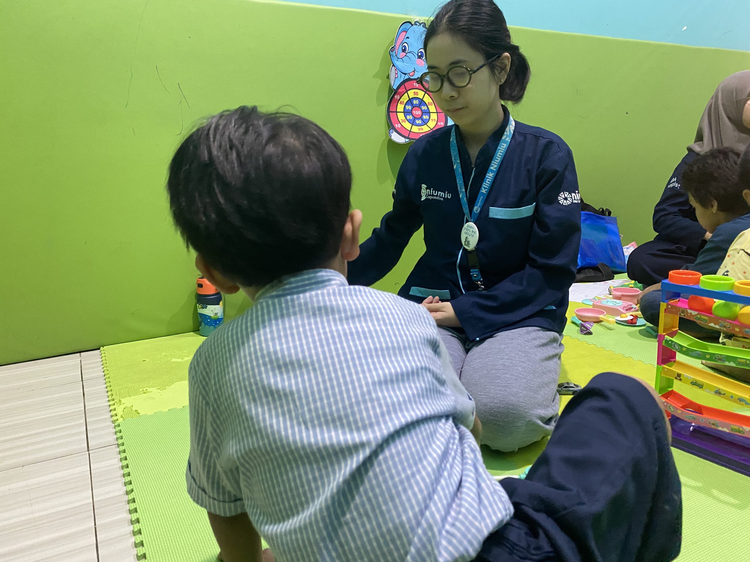 Penjelasan Terapi Kecanduan Gadget Niumiu